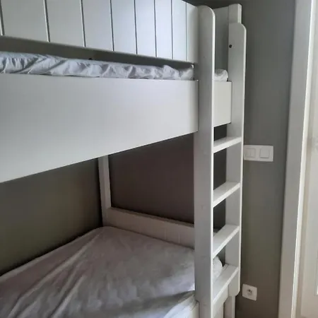Penthouse Vi * Coxyde